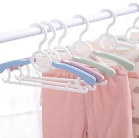 Clothes Hangers - 6 Pcs